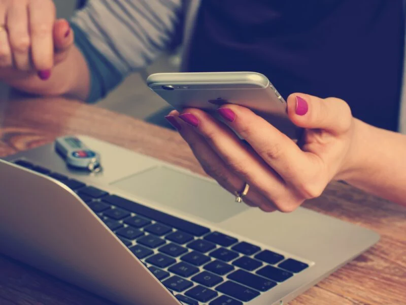 „Telemele – budowanie relacji przez telefon – czyli czy Ty i Twój pracownik potraficie rozmawiać przez telefon”